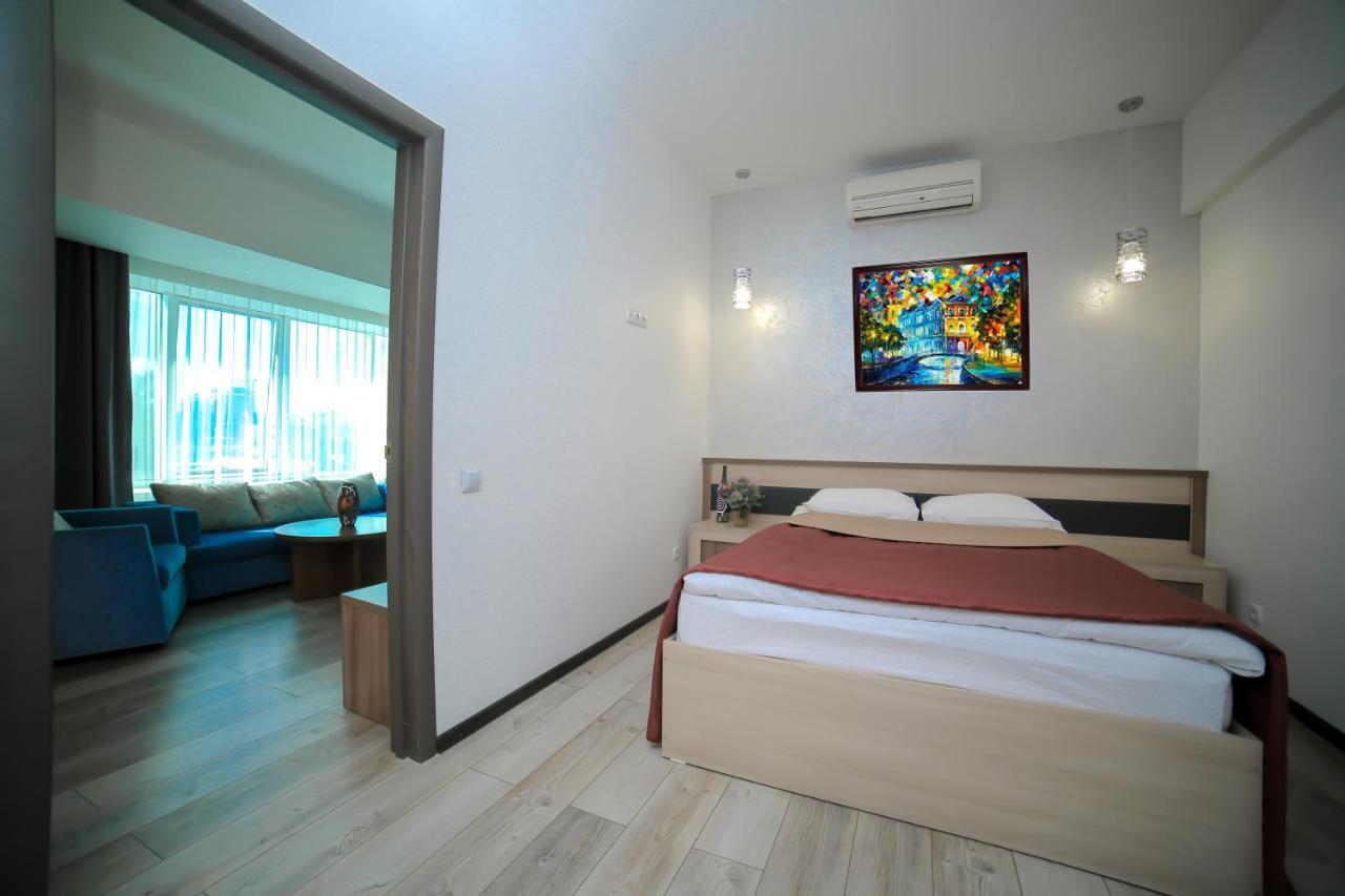 Astra Hotel アルマトイ エクステリア 写真