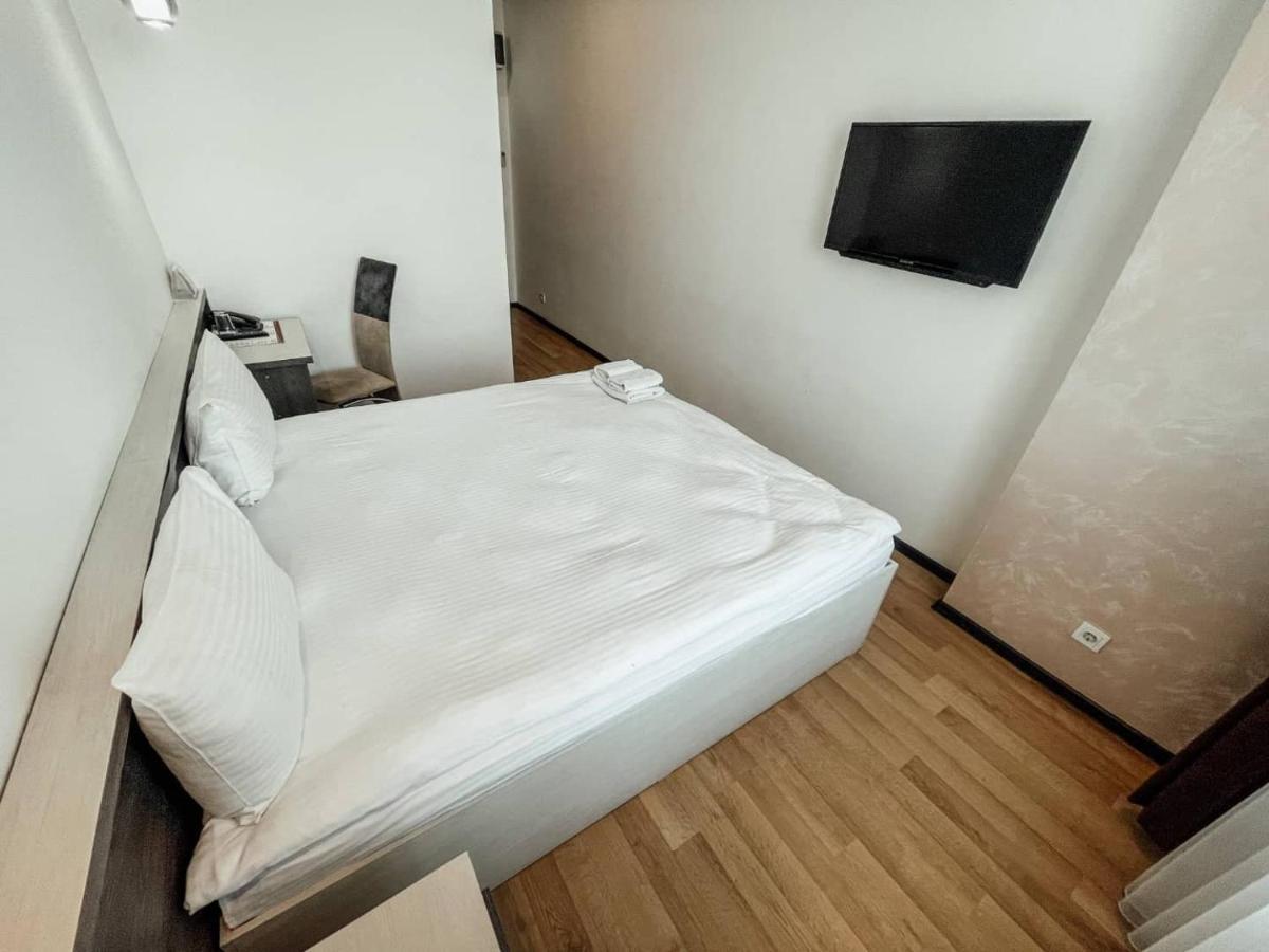 Astra Hotel アルマトイ エクステリア 写真